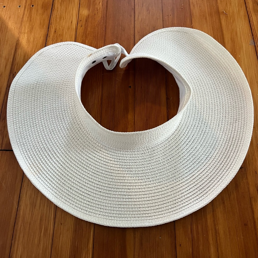 White floppy hat